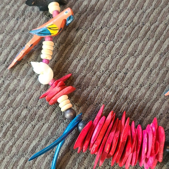 Novelty Tropical Parrot Necklace - Picture 3 of 4